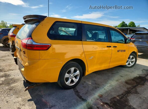 5TDZK3DC9GS699501 2017 TOYOTA SIENNA Yellow 