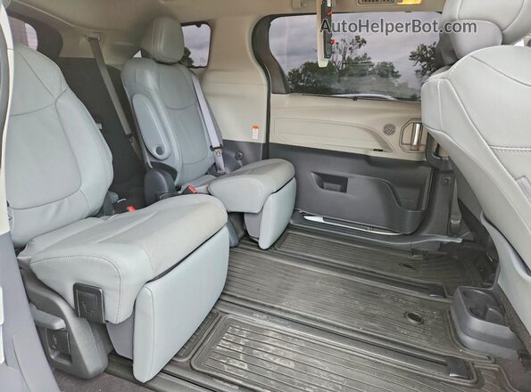 5TDZRKEC2RS209214 2024 TOYOTA SIENNA White Вид задньої частини салону