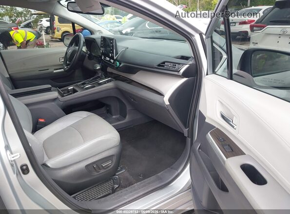 5TDZRKEC3NS075758 2022 TOYOTA SIENNA Silver წინა სალონის ხედი