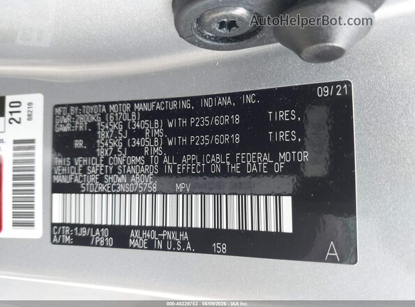 5TDZRKEC3NS075758 2022 TOYOTA SIENNA Silver ძრავის განყოფილების ხედი