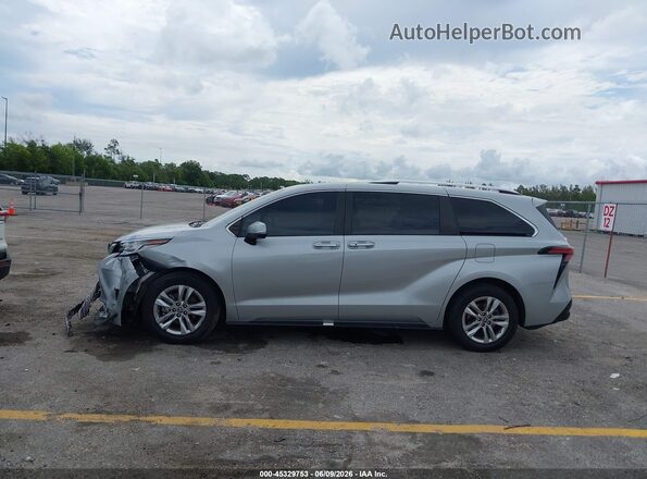 5TDZRKEC3NS075758 2022 TOYOTA SIENNA Silver უკანა სალონის ხედი