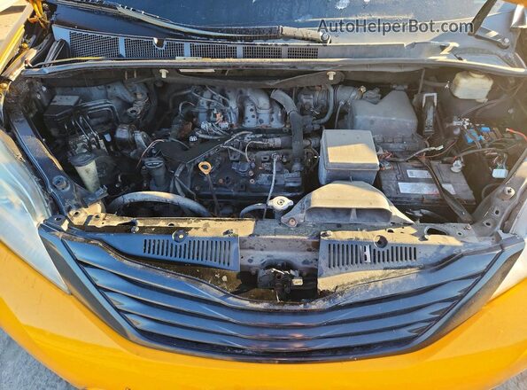 5TDZZ3DC1HS856239 2017 TOYOTA SIENNA Yellow 