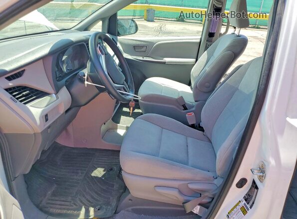 5TDZZ3DC2LS058843 2020 TOYOTA SIENNA White წინა სალონის ხედი