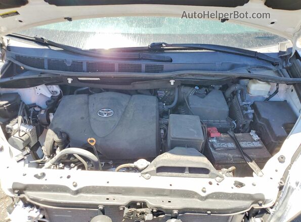 5TDZZ3DC2LS058843 2020 TOYOTA SIENNA White ძრავის განყოფილების ხედი