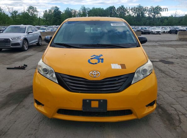 5TDZZ3DC6HS876342 2017 TOYOTA SIENNA Yellow 