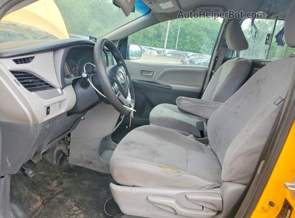 5TDZZ3DC6HS876342 2017 TOYOTA SIENNA Yellow 