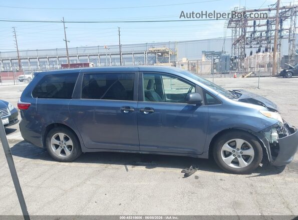 5TDZZ3DC8HS824307 2017 TOYOTA SIENNA Blue 