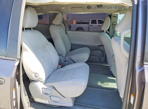 5TDZZ3DC8LS073881 2020 TOYOTA SIENNA Gray Widok wnętrza z tyłu