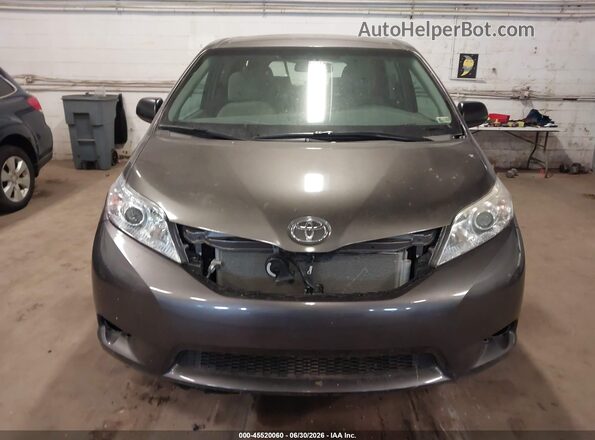5TDZZ3DCXHS802762 2017 TOYOTA SIENNA Gray Widok zestawu wskaźników