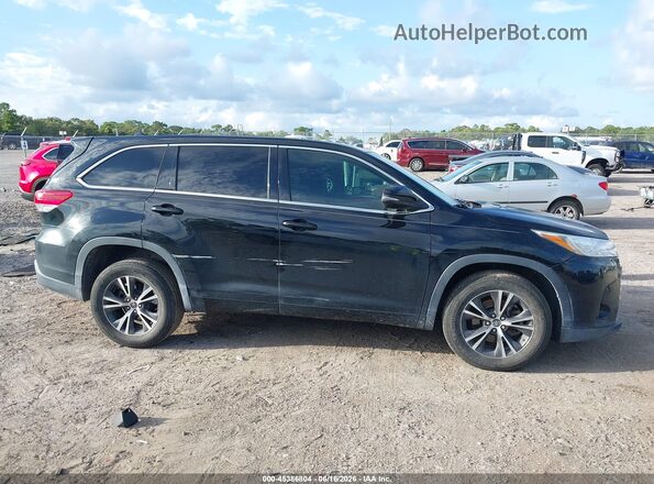 5TDZZRFH1JS240137 2018 TOYOTA HIGHLANDER Black Widok wnętrza z tyłu
