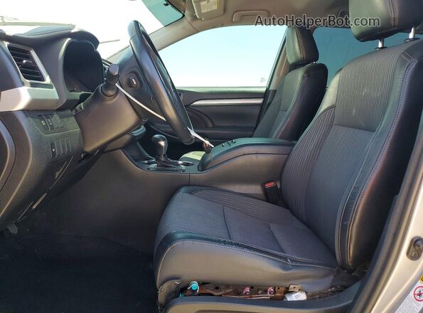 5TDZZRFH3JS255092 2018 TOYOTA HIGHLANDER Silver Вид салону спереду