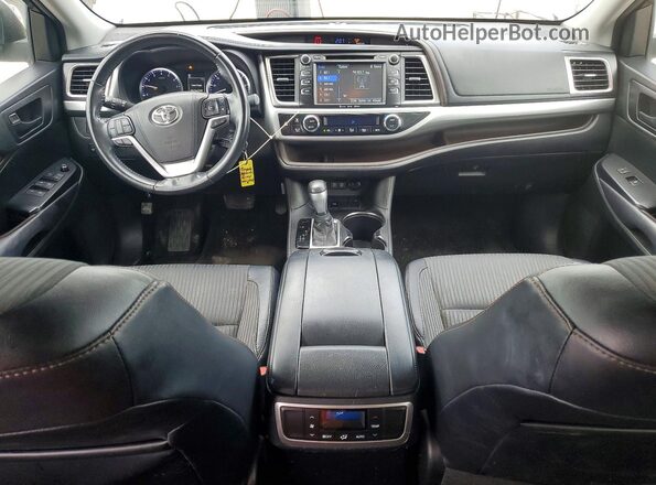 5TDZZRFH5HS190577 2017 TOYOTA HIGHLANDER Silver Vista del salpicadero