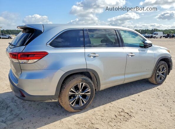 5TDZZRFH7JS239641 2018 TOYOTA HIGHLANDER Silver უკანა მარჯვენა