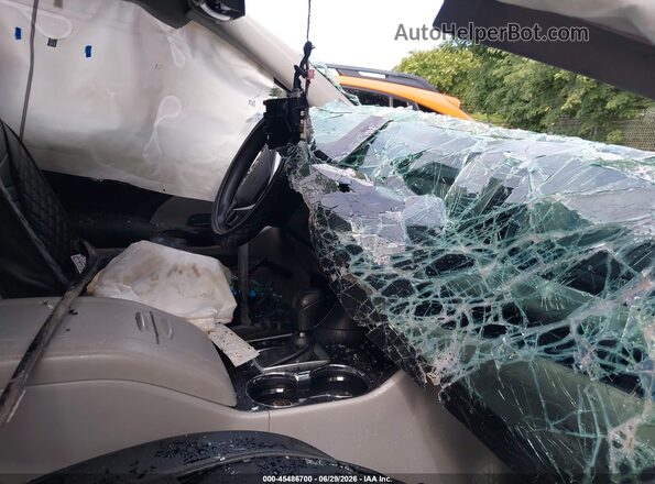 5TDZZRFH8JS274883 2018 TOYOTA HIGHLANDER Green Вид салону спереду