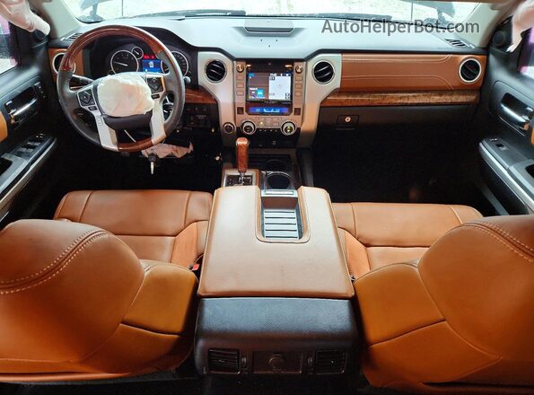 5TFAW5F19HX629940 2017 TOYOTA TUNDRA Серый Вид панели приборов