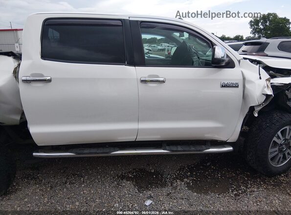 5TFAY5F17KX796489 2019 TOYOTA TUNDRA Белый Вид задней части салона