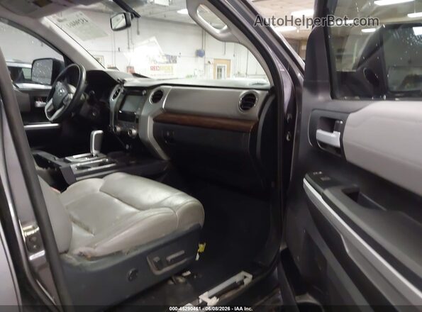 5TFBW5F19HX635869 2017 TOYOTA TUNDRA Gray Vista interior delantera