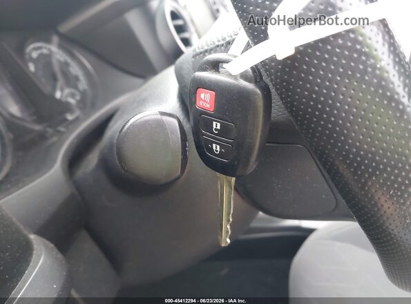 5TFCZ5AN3KX185990 2019 TOYOTA TACOMA Белый Вид панели приборов