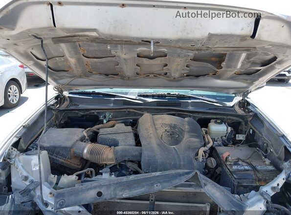 5TFCZ5AN3MX262652 2021 TOYOTA TACOMA Silver Вид ззаду
