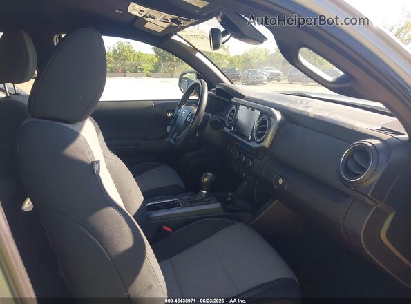 5TFCZ5AN5LX212933 2020 TOYOTA TACOMA Gray Front interior view