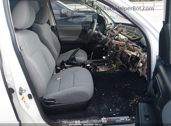 5TFCZ5AN7HX064338 2017 TOYOTA TACOMA Белый Вид спереди