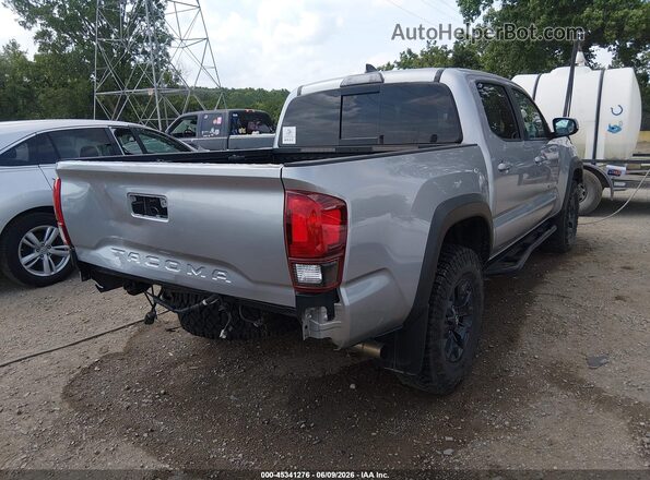 5TFCZ5AN7KX196121 2019 TOYOTA TACOMA Silver Tył prawy