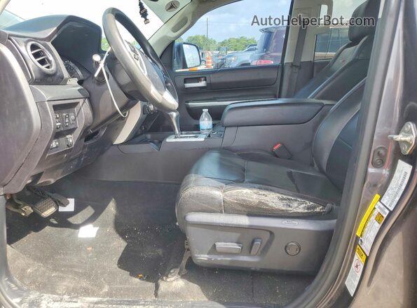 5TFDW5F14GX544418 2016 TOYOTA TUNDRA Gray Front interior view