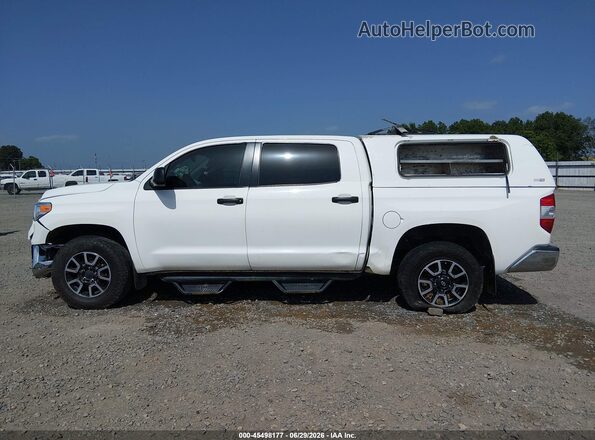 5TFDW5F15JX740682 2018 TOYOTA TUNDRA White Widok wnętrza 360 stopni