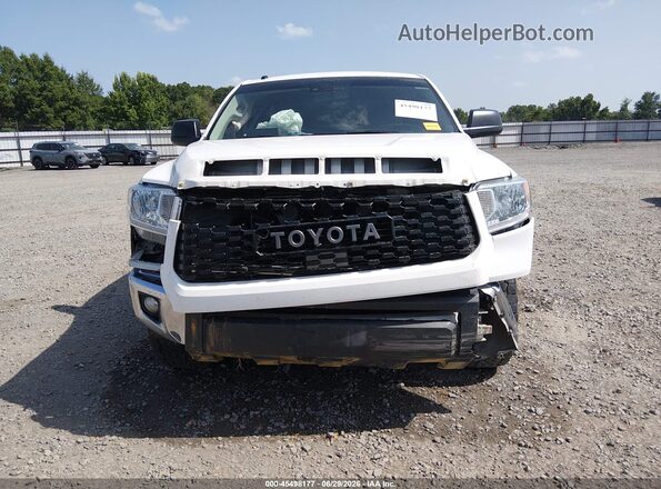 5TFDW5F15JX740682 2018 TOYOTA TUNDRA White Widok zestawu wskaźników