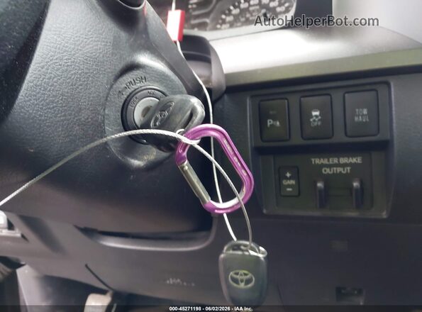 5TFDW5F16JX758866 2018 TOYOTA TUNDRA Серый Вид панели приборов