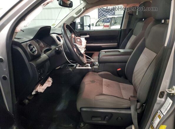 5TFDW5F17HX647429 2017 TOYOTA TUNDRA Silver Front interior view