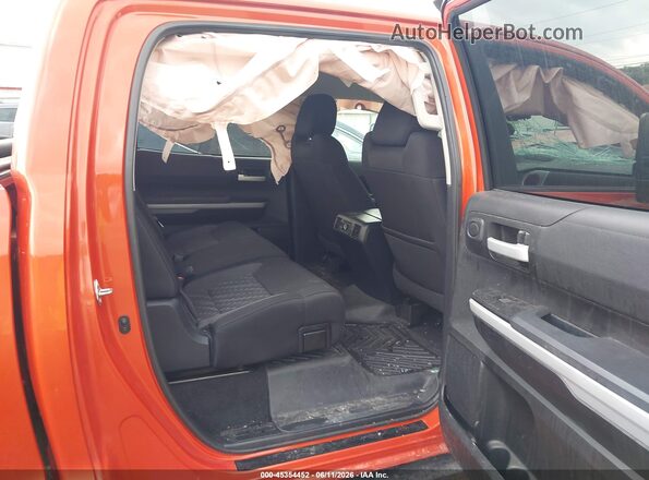 5TFDY5F11JX732959 2018 TOYOTA TUNDRA Orange Widok naklejki z numerem VIN