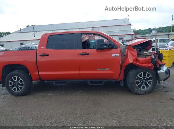 5TFDY5F11JX732959 2018 TOYOTA TUNDRA Orange Widok wnętrza z tyłu