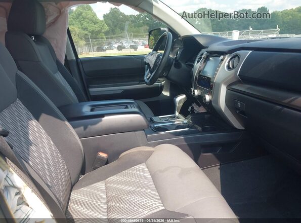 5TFDY5F17LX907119 2020 TOYOTA TUNDRA Gray Widok wnętrza z przodu