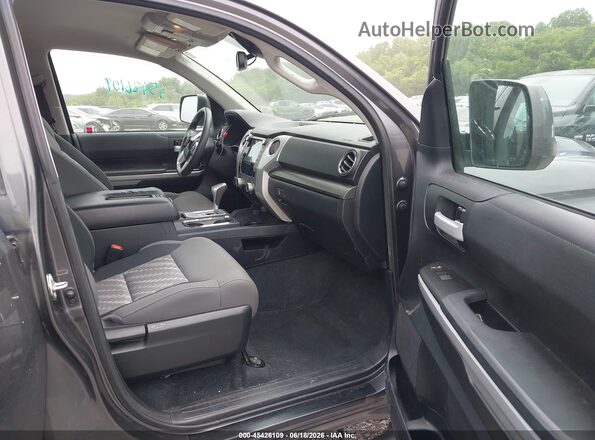 5TFDY5F17LX951640 2020 TOYOTA TUNDRA Gray Vista interior delantera