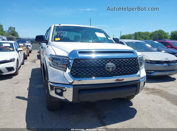 5TFDY5F18JX704074 2018 TOYOTA TUNDRA White წინა ხედი