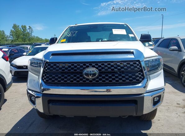 5TFDY5F18JX704074 2018 TOYOTA TUNDRA White ხელსაწყოთა პანელის ხედი