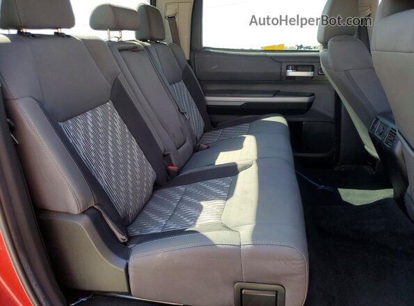 5TFDY5F19MX967579 2021 TOYOTA TUNDRA Red Widok tylnych siedzeń
