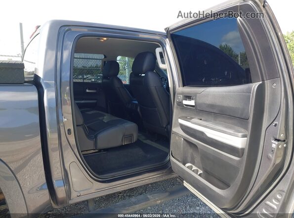 5TFDY5F1XKX796547 2019 TOYOTA TUNDRA Gray VIN კოდის სტიკერის ხედი