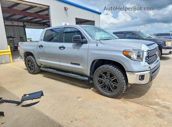 5TFEM5F10KX134749 2019 TOYOTA TUNDRA Silver Przód prawy