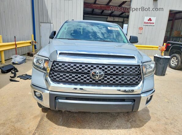 5TFEM5F10KX134749 2019 TOYOTA TUNDRA Silver Widok z przodu