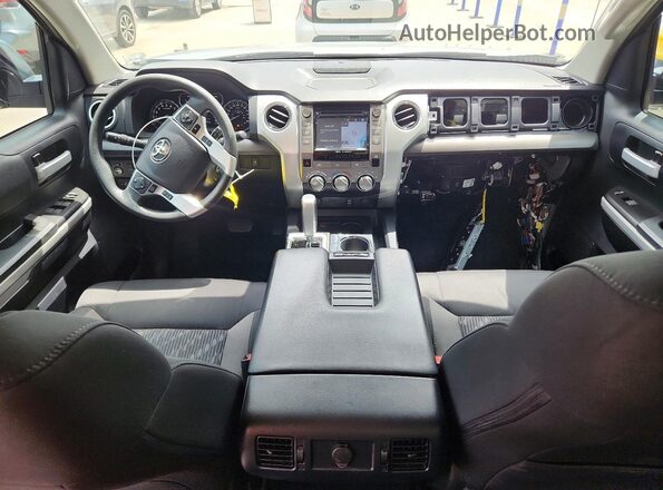 5TFEM5F10KX134749 2019 TOYOTA TUNDRA Silver Widok deski rozdzielczej