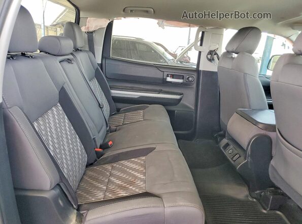5TFEM5F17KX136482 2019 TOYOTA TUNDRA Gray Widok tylnych siedzeń