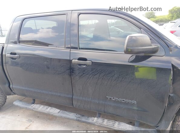 5TFEM5F1XHX110807 2017 TOYOTA TUNDRA Black Rear interior view