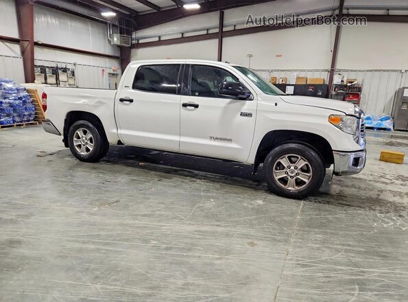 5TFEW5F17HX221230 2017 TOYOTA TUNDRA White Передня права чверть