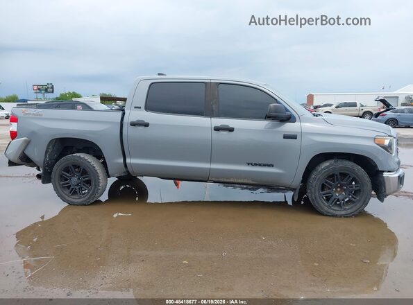 5TFEY5F12LX259967 2020 TOYOTA TUNDRA Gray Вид задньої частини салону