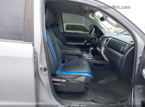 5TFEY5F12LX259967 2020 TOYOTA TUNDRA Gray Вид салону спереду