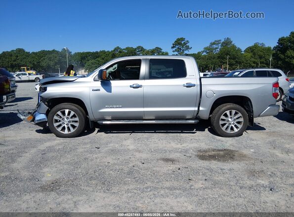 5TFFW5F11HX213919 2017 TOYOTA TUNDRA Silver Սալոնի 360 աստիճան տեսք