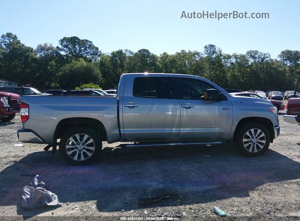 5TFFW5F11HX213919 2017 TOYOTA TUNDRA Silver Սալոնի հետևի տեսք