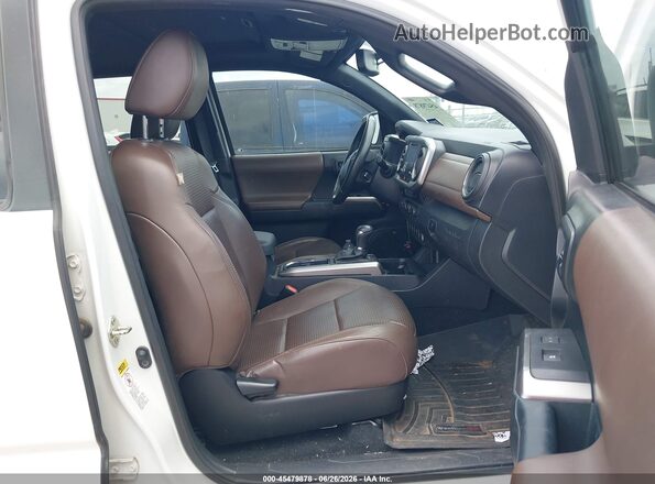 5TFGZ5AN3HX090744 2017 TOYOTA TACOMA White Front interior view